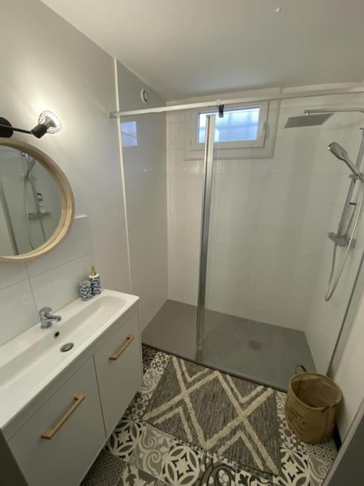 Appartement Tout Equipe 2 Chambres + Jardin Saix  Extérieur photo